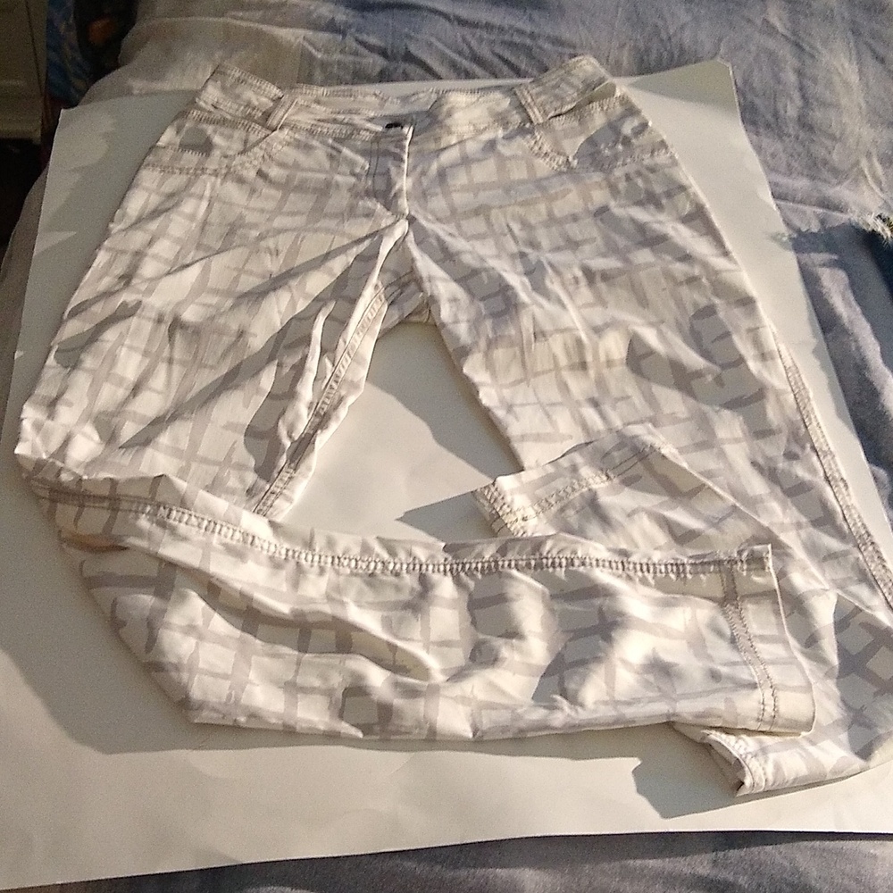 MDC grey and white print pants size 35/ US 0